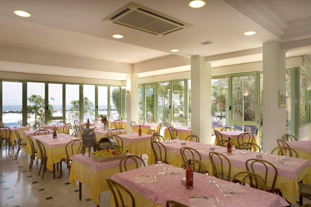 Hotel Palos Ріміні Екстер'єр фото