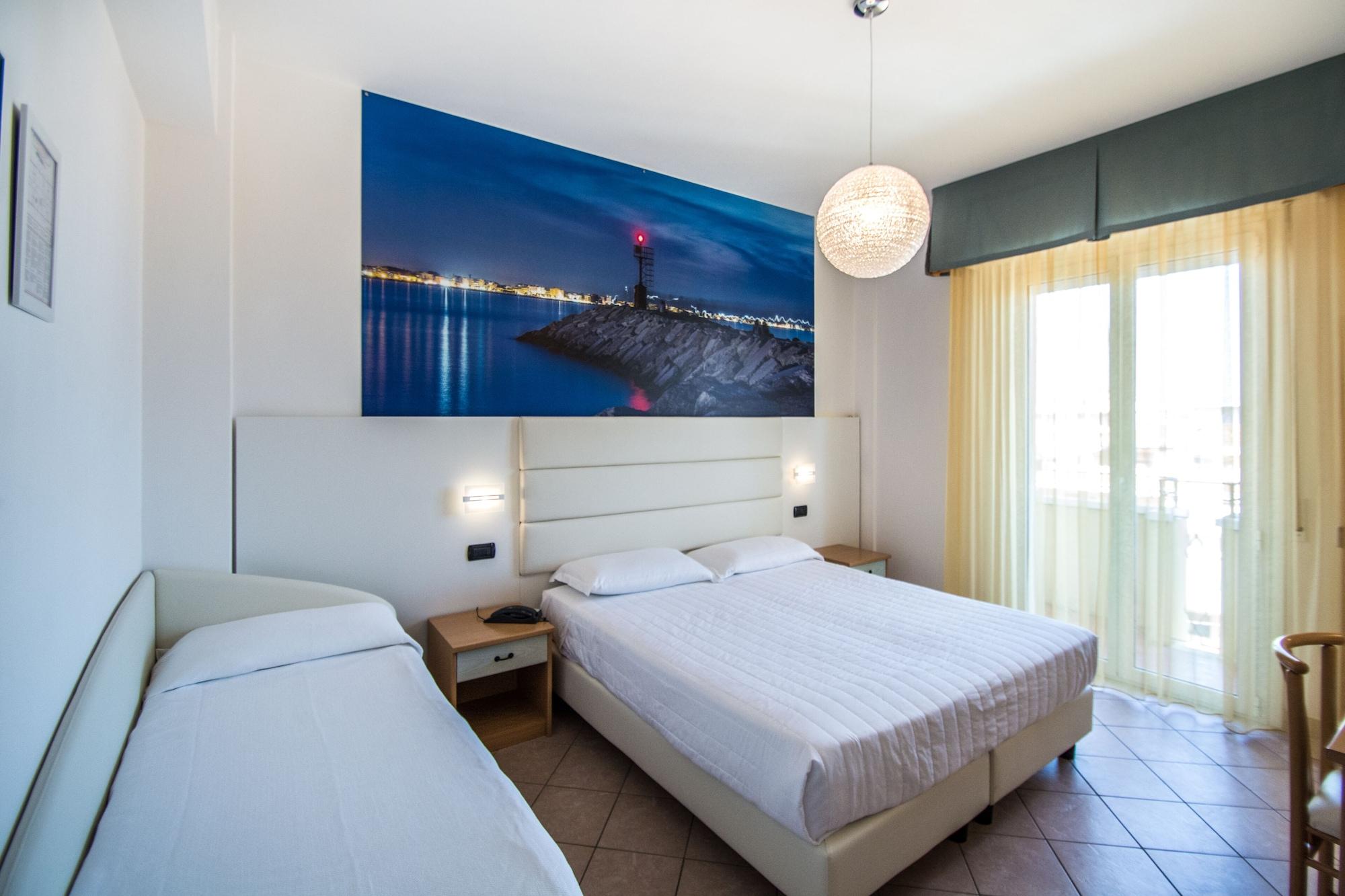 Hotel Palos Ріміні Екстер'єр фото