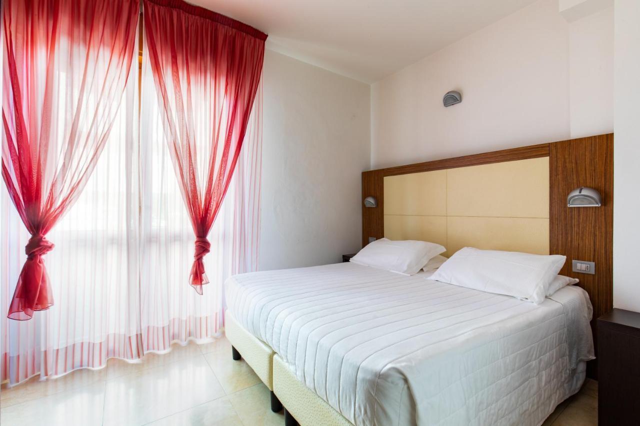 Hotel Palos Ріміні Екстер'єр фото