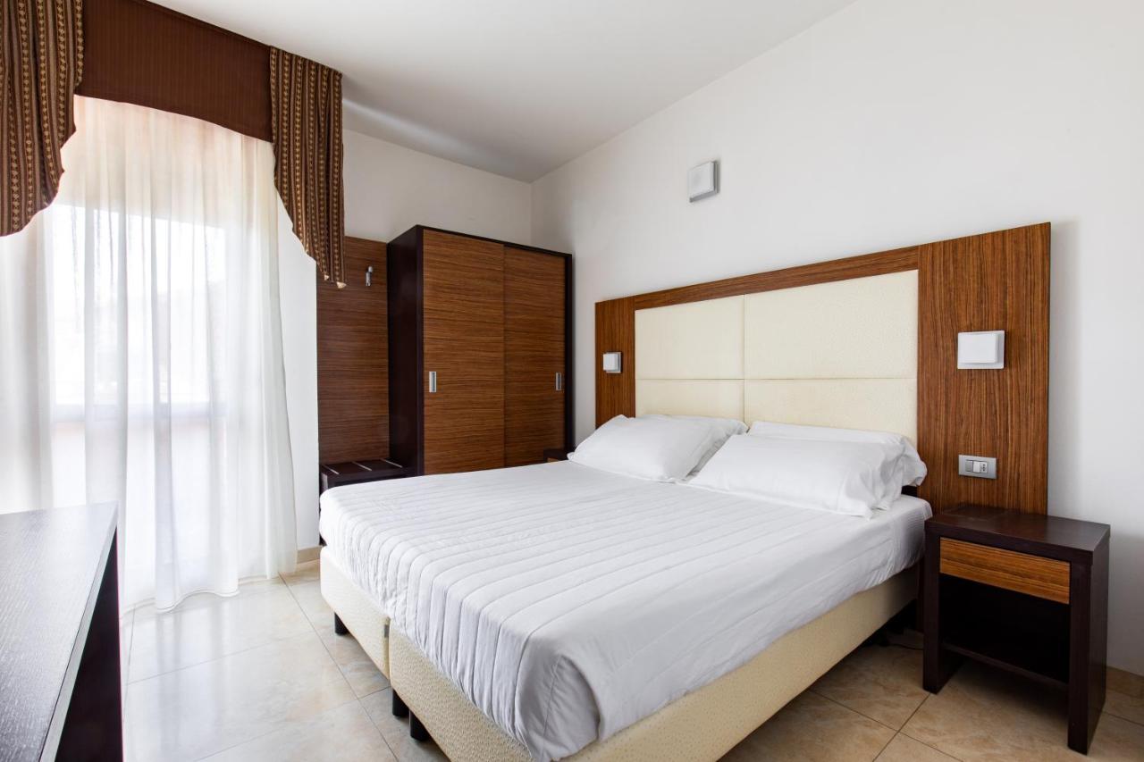 Hotel Palos Ріміні Екстер'єр фото