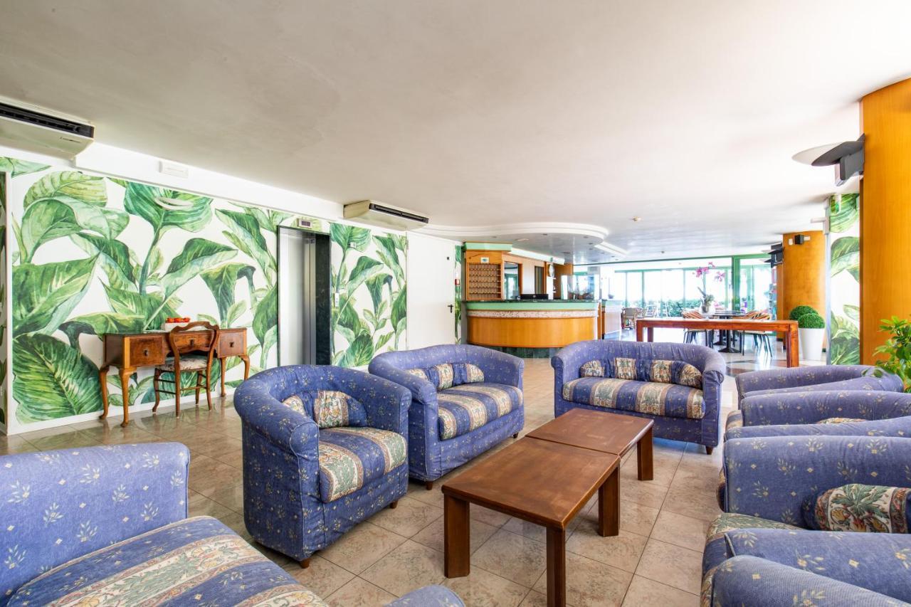 Hotel Palos Ріміні Екстер'єр фото