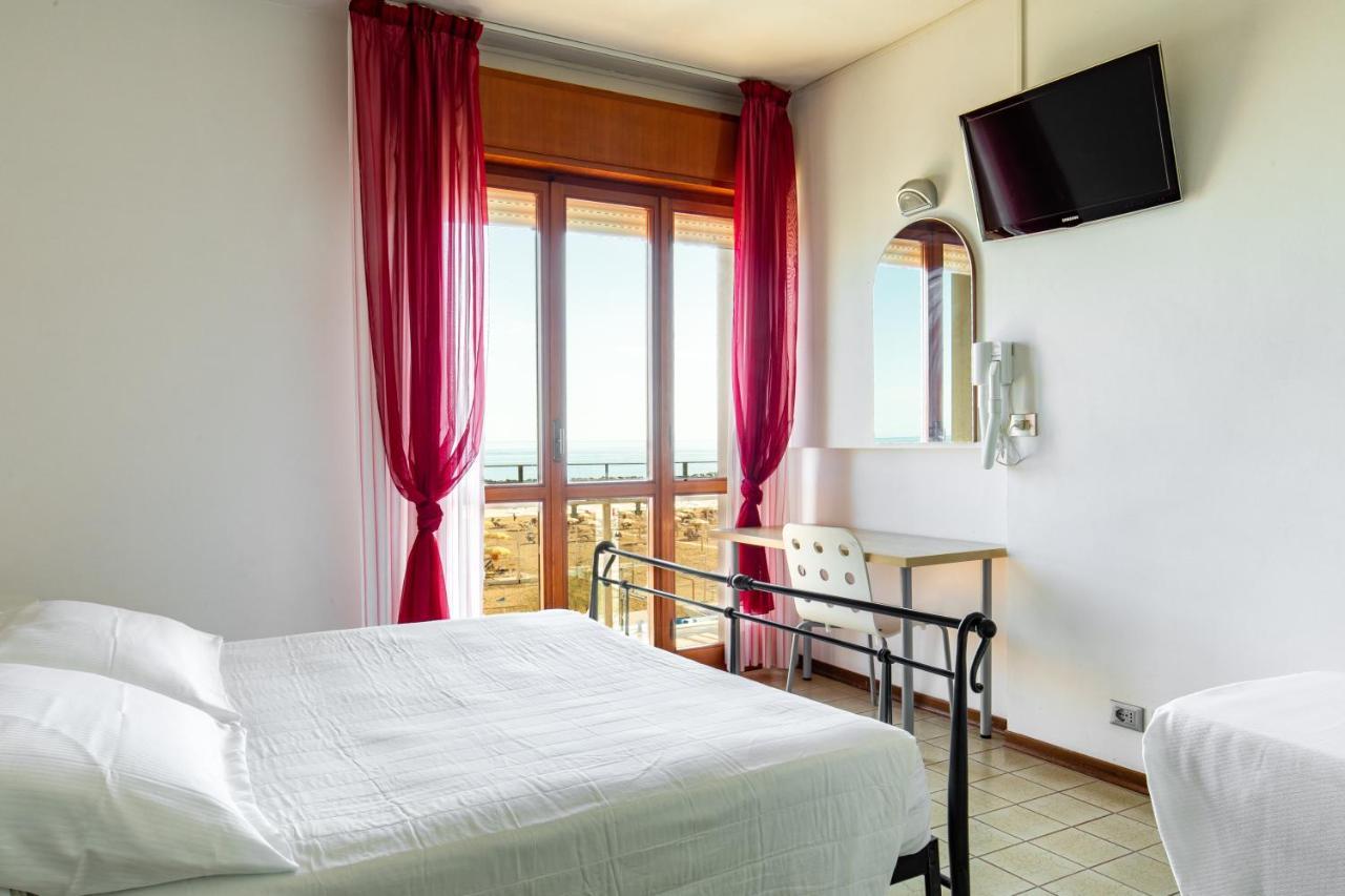 Hotel Palos Ріміні Екстер'єр фото