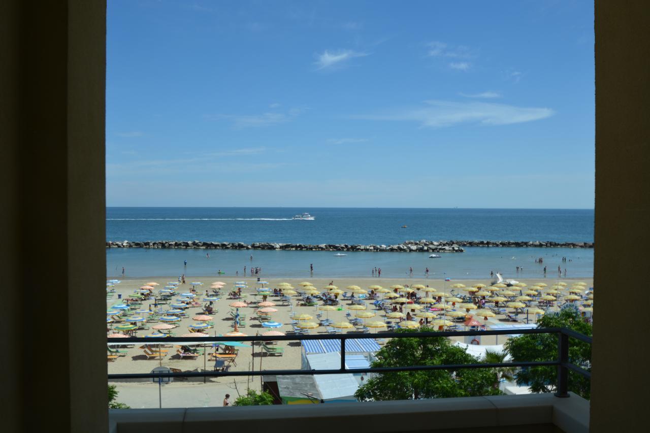 Hotel Palos Ріміні Екстер'єр фото